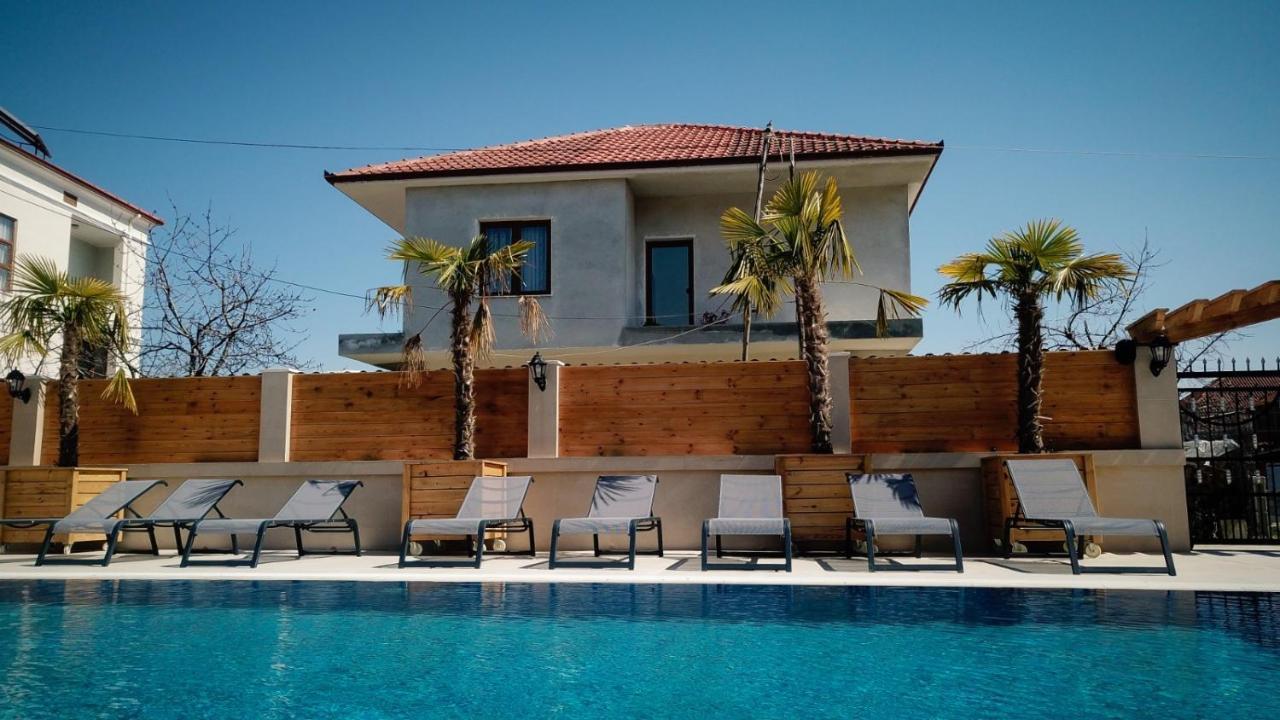 Bujtina Siar Hotel Pogradec Buitenkant foto