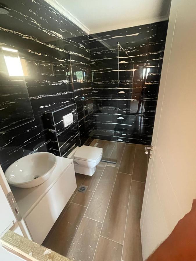 Bujtina Siar Hotel Pogradec Buitenkant foto