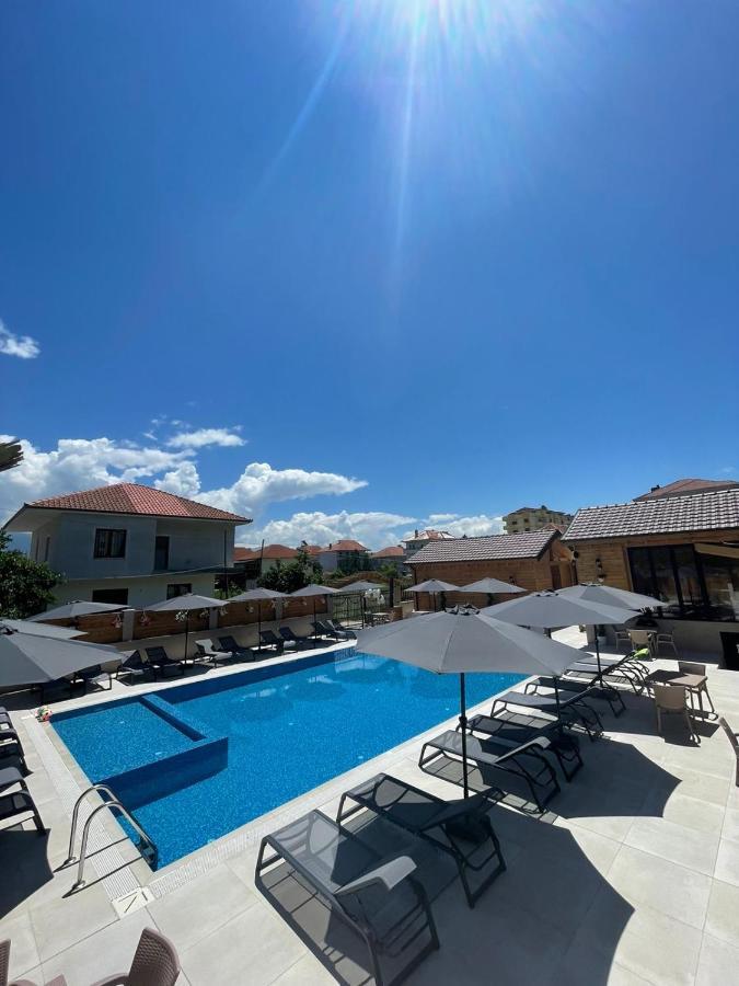 Bujtina Siar Hotel Pogradec Buitenkant foto