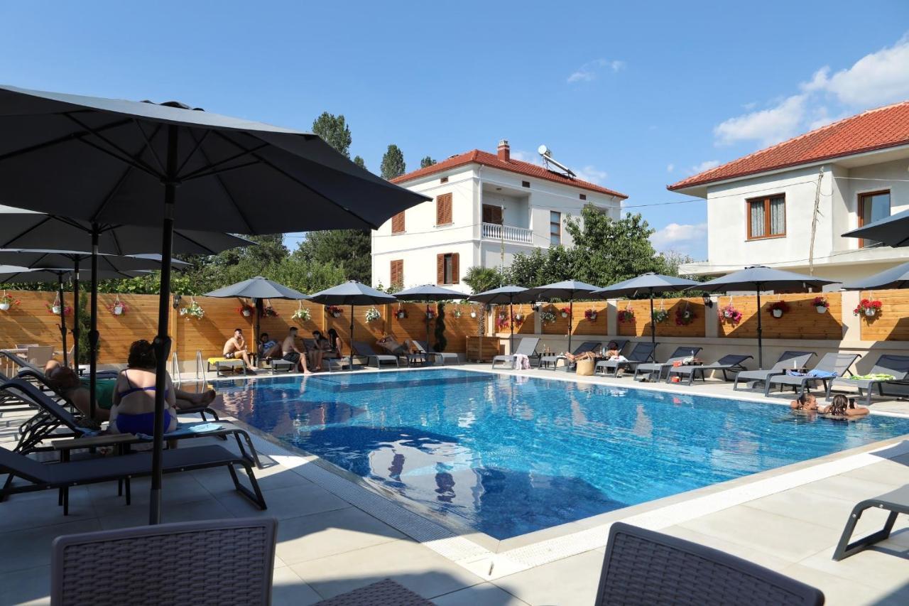 Bujtina Siar Hotel Pogradec Buitenkant foto