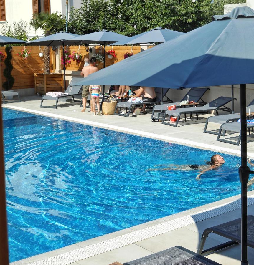 Bujtina Siar Hotel Pogradec Buitenkant foto
